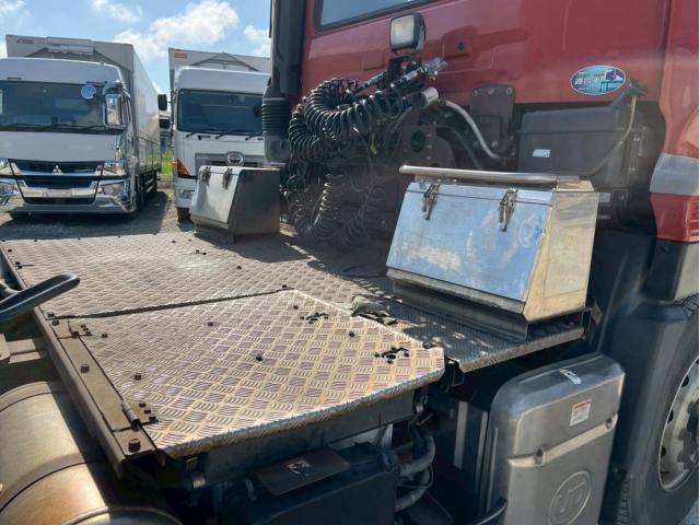 Nissan QUON 2015-07 7199701-12