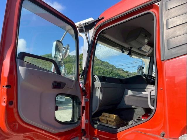 Nissan QUON 2015-07 7199701-22