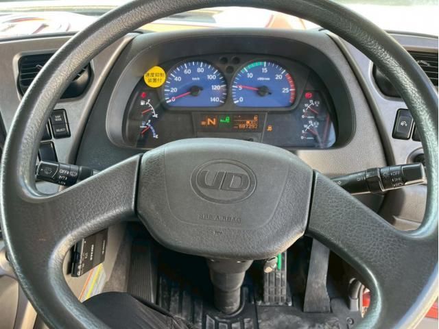 Nissan QUON 2015-07 7199701-24