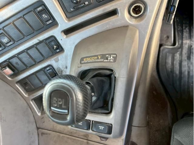 Nissan QUON 2015-07 7199701-26