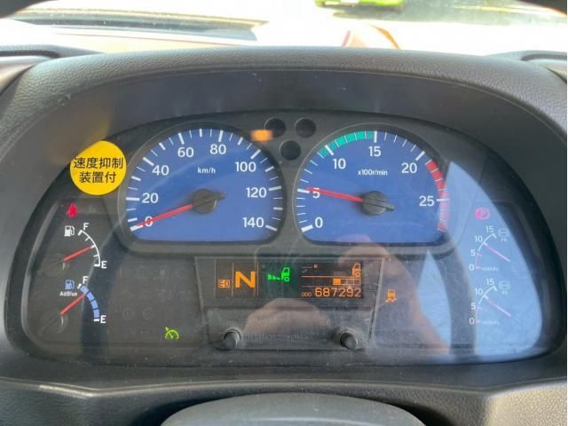 Nissan QUON 2015-07 7199701-28