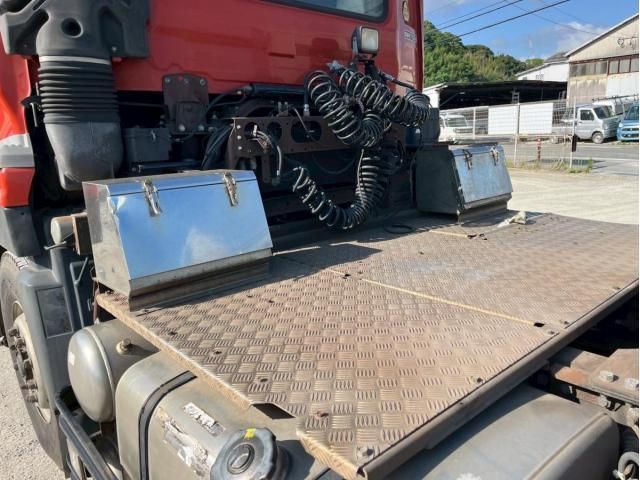 Nissan QUON 2015-07 7199701-8