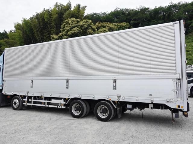 Nissan QUON 2013-12 7199695-12