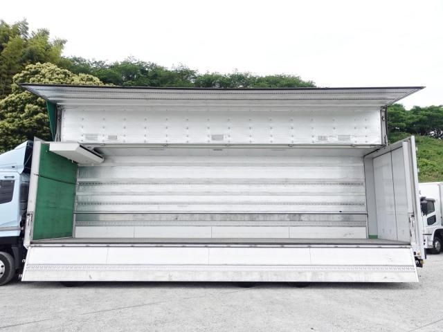 Nissan QUON 2013-12 7199695-18