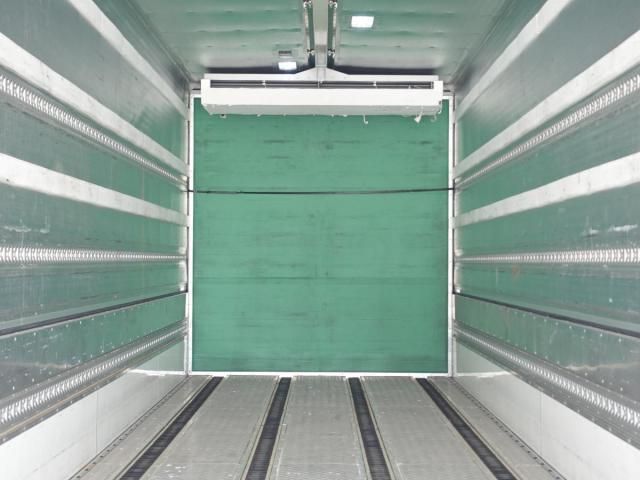 Nissan QUON 2013-12 7199695-22