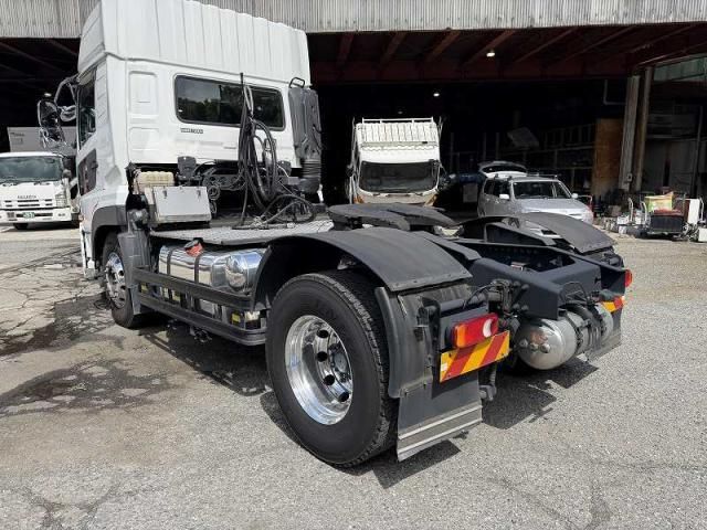 Nissan QUON 2019-09 7199708-12