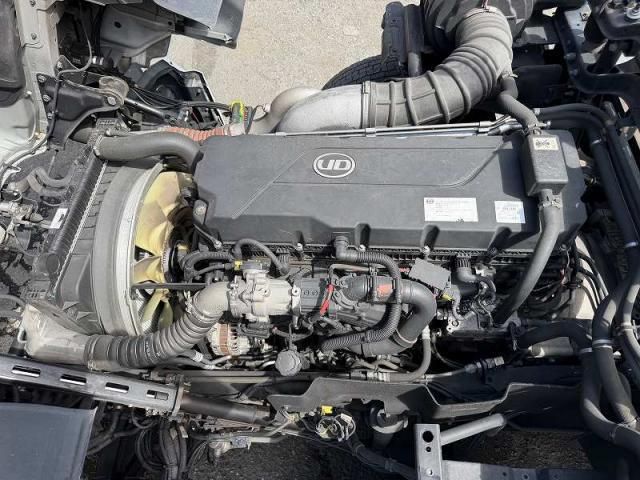 Nissan QUON 2019-09 7199708-17
