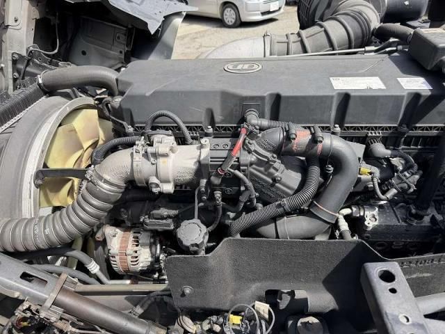 Nissan QUON 2019-09 7199708-18