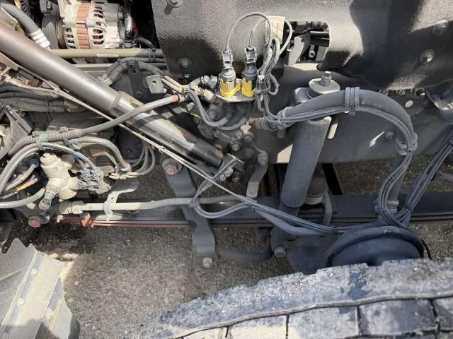 Nissan QUON 2019-09 7199708-21