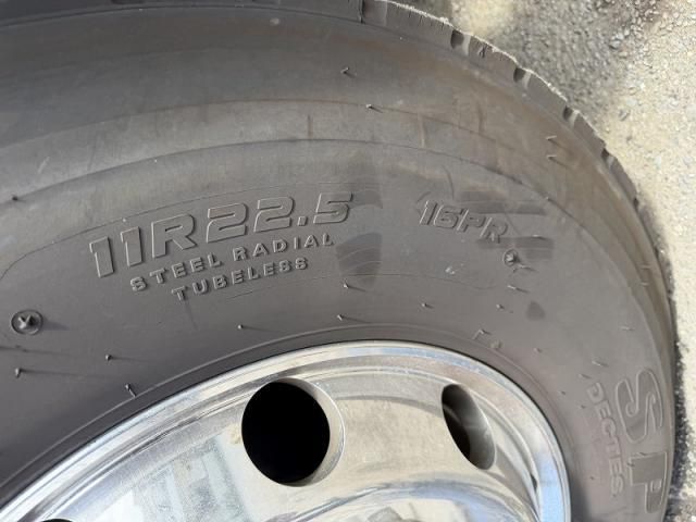 Nissan QUON 2019-09 7199708-25