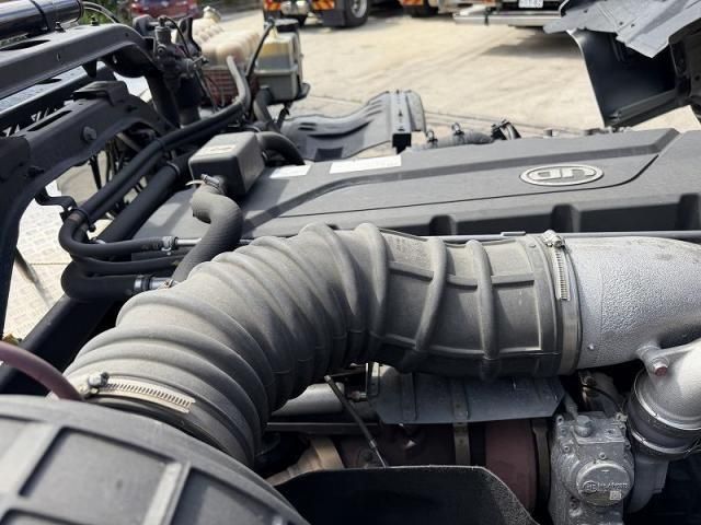 Nissan QUON 2019-09 7199708-29