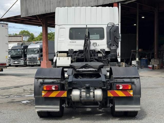 Nissan QUON 2019-09 7199708-4
