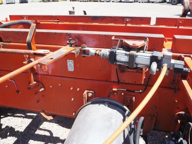 Nissan QUON 2011-12 7199691-13