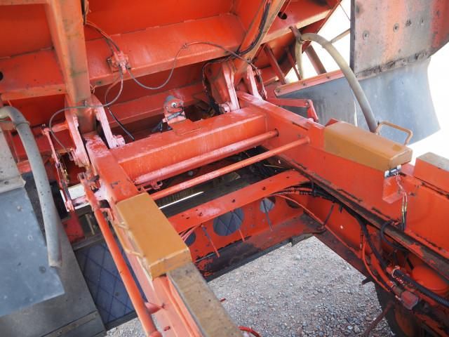 Nissan QUON 2011-12 7199691-19