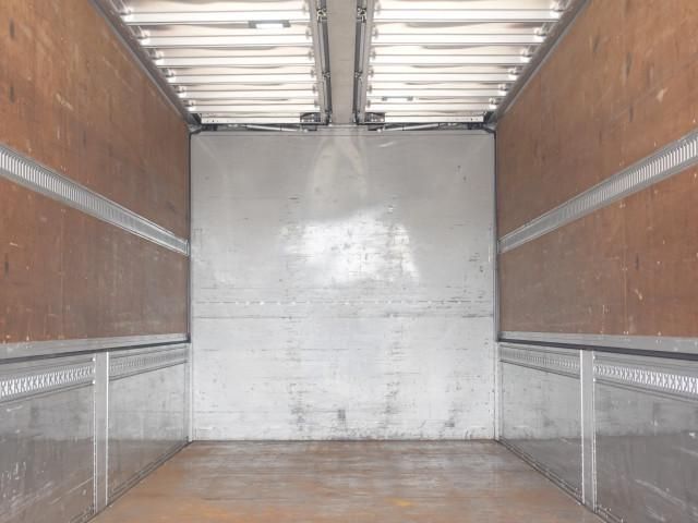 Nissan QUON 2019-02 7199692-15