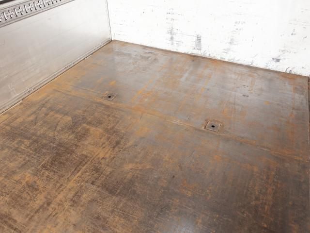 Nissan QUON 2019-02 7199692-17