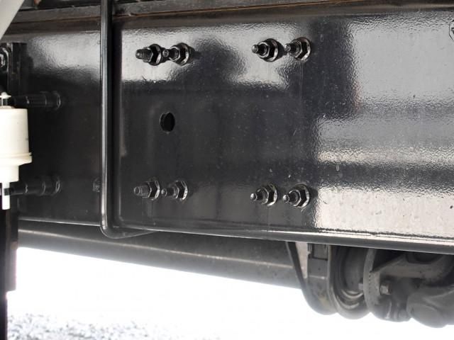Nissan QUON 2019-02 7199692-23