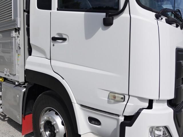Nissan QUON 2019-02 7199692-5