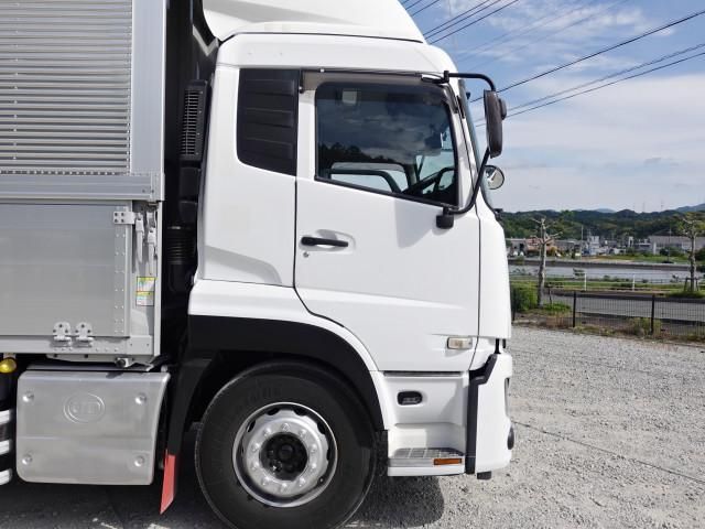 Nissan QUON 2019-02 7199692-6