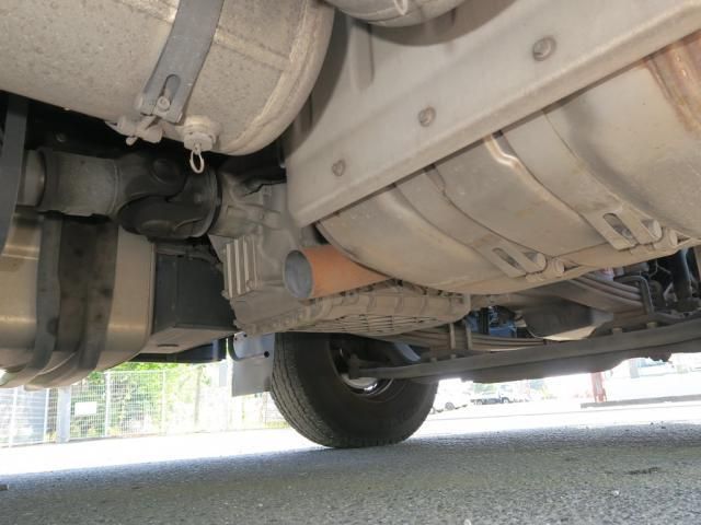 Nissan QUON 2021-03 7199686-12