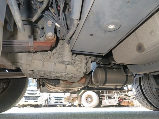 Nissan QUON 2021-03 7199686-14