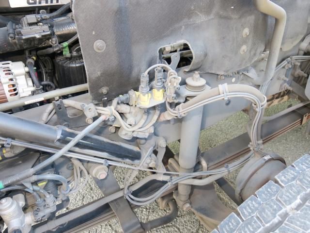 Nissan QUON 2021-03 7199686-15