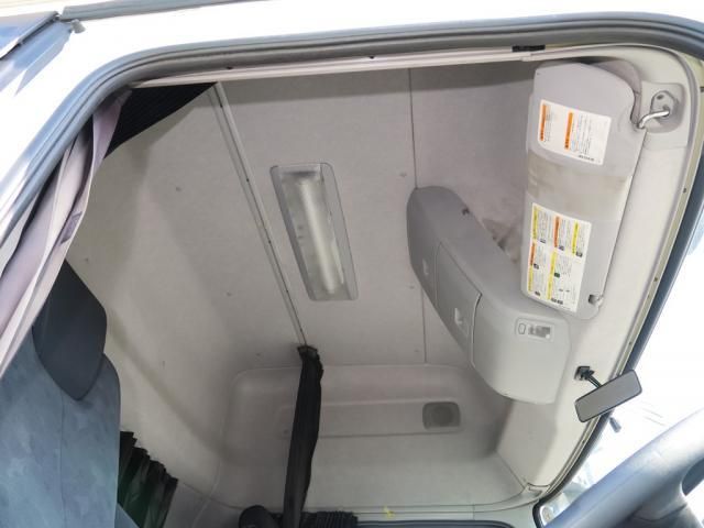 Nissan QUON 2021-03 7199686-18