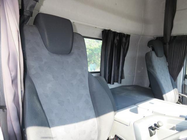 Nissan QUON 2021-03 7199686-19