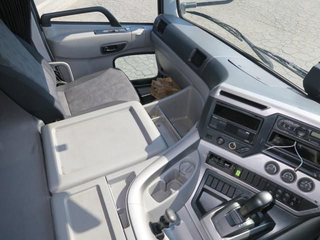Nissan QUON 2021-03 7199686-20