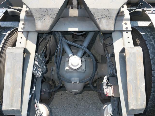 Nissan QUON 2021-03 7199686-7