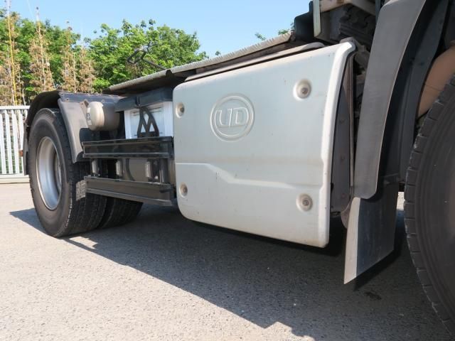 Nissan QUON 2021-03 7199686-8