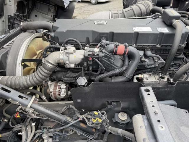 Nissan QUON 2020-11 7199693-18
