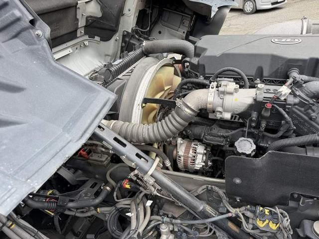 Nissan QUON 2020-11 7199693-19