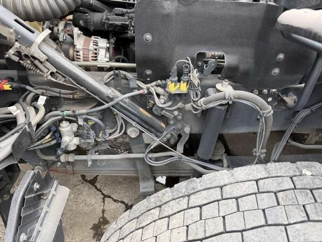Nissan QUON 2020-11 7199693-21