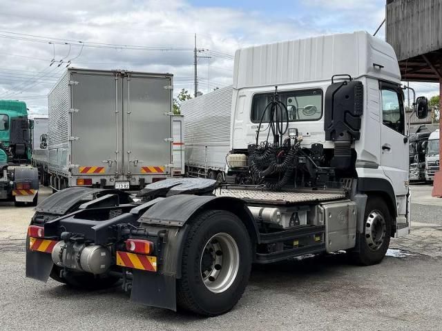 Nissan QUON 2020-11 7199693-5