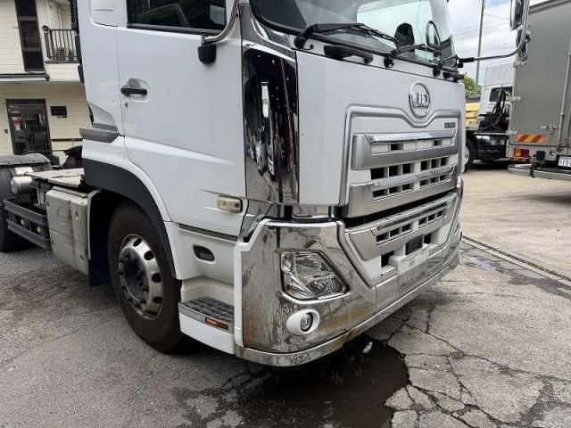 Nissan QUON 2020-11 7199693-8
