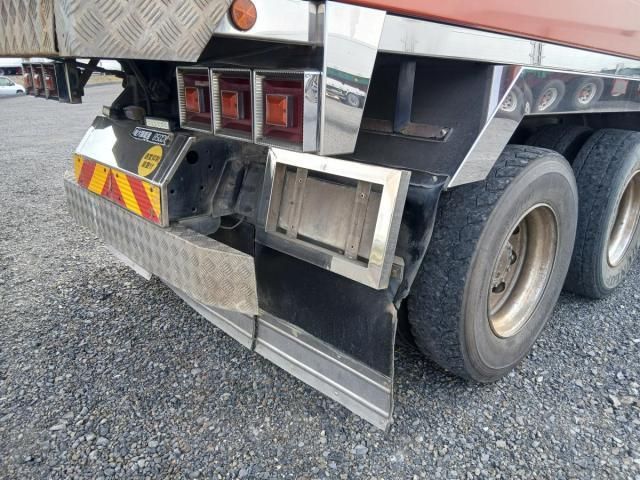Nissan QUON 2017-11 7199696-11
