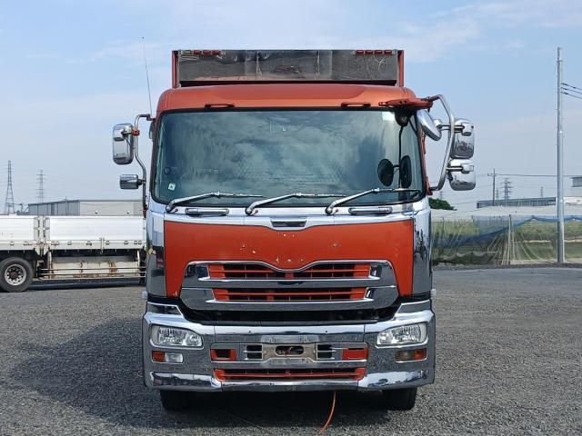 Nissan QUON 2017-11 7199696-1