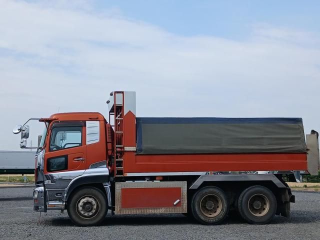 Nissan QUON 2017-11 7199696-7