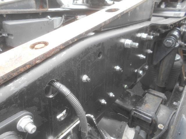 Nissan QUON 2014-11 7199698-18