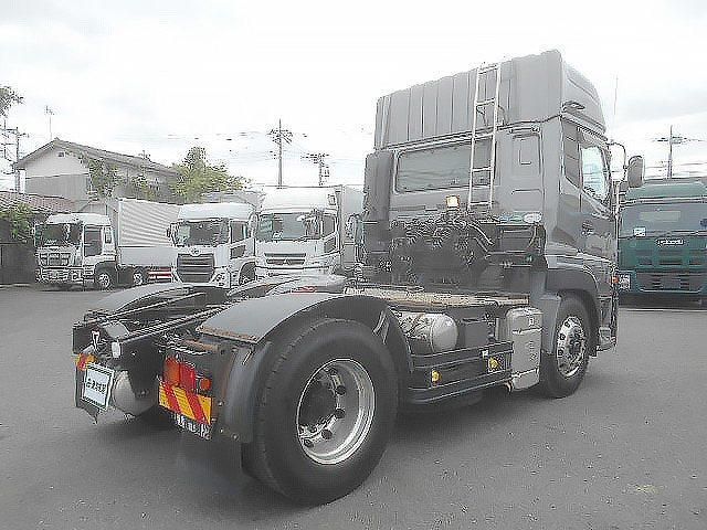 Nissan QUON 2014-11 7199698-2