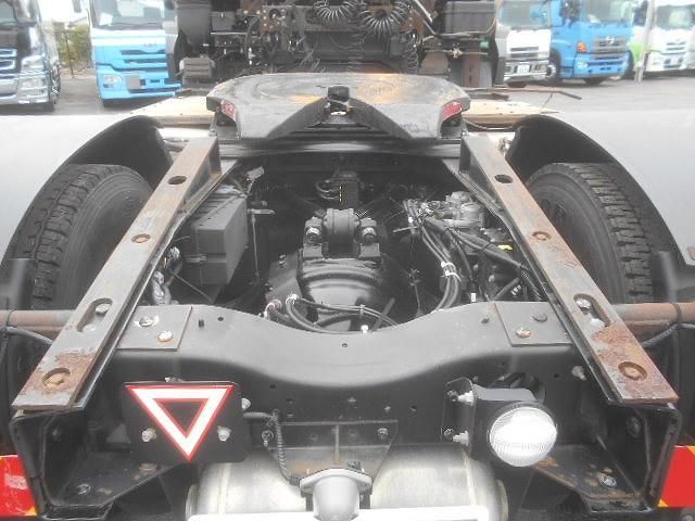 Nissan QUON 2014-11 7199698-4