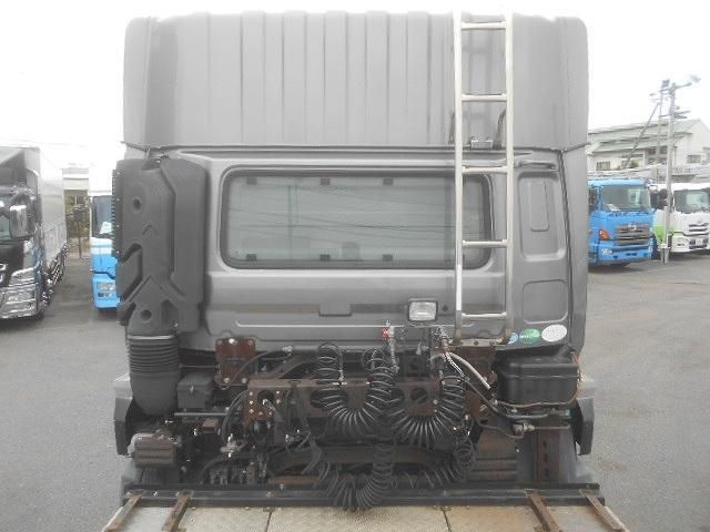 Nissan QUON 2014-11 7199698-8