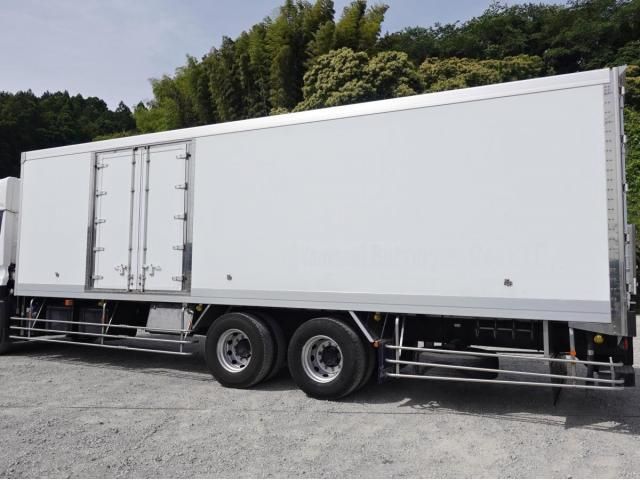 Nissan QUON 2019-12 7199690-11
