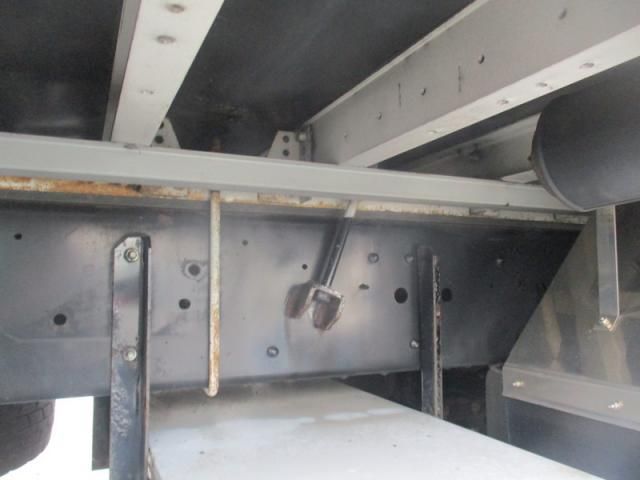 Nissan QUON 2013-10 7199707-18
