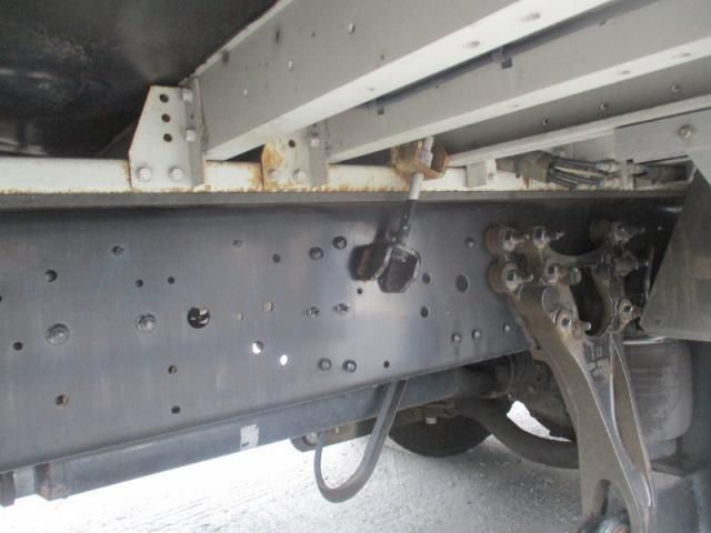 Nissan QUON 2013-10 7199707-21
