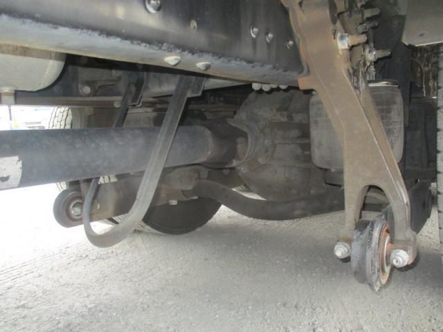 Nissan QUON 2013-10 7199707-22