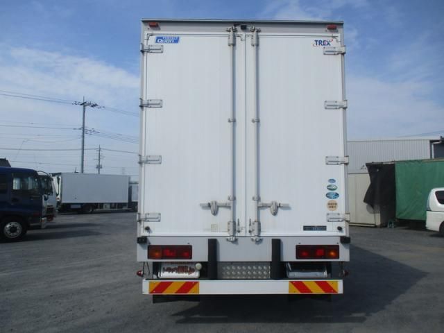 Nissan QUON 2013-10 7199707-8
