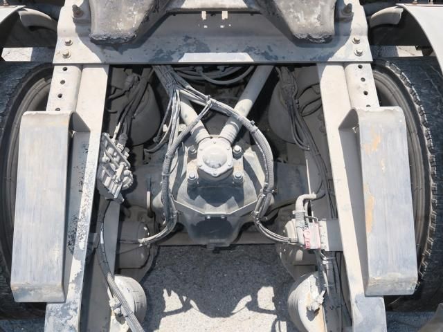 Nissan QUON 2020-10 7199689-9