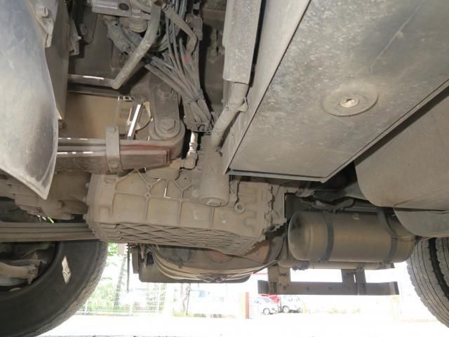 Nissan QUON 2020-10 7199689-15